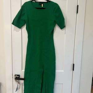 LAST CHANCE - Kelly green sweater dress with slit from Alexia Admor.  Size XL